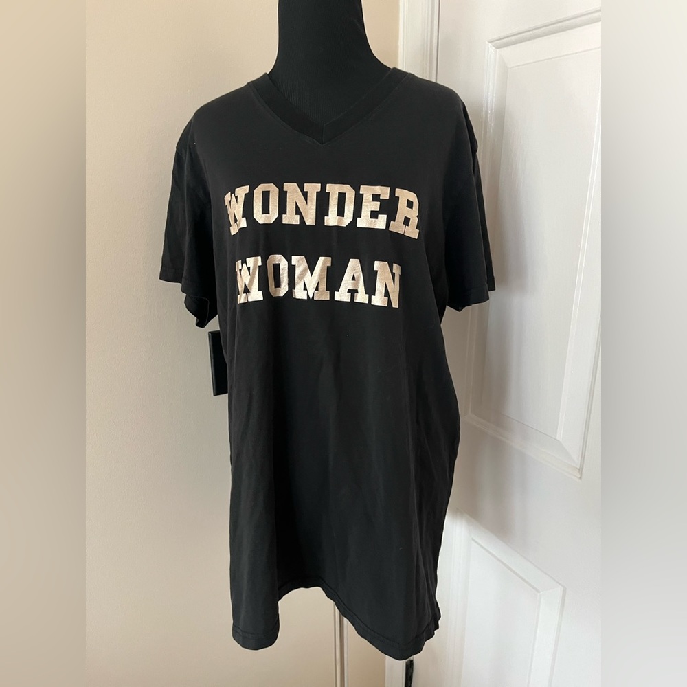 T-Shirt Wonder Woman attic salt brand XL black new without tags
